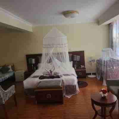 Palm Palace Hotel Rooms