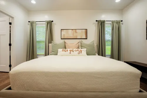 Stunning Home Near Nolin Lake: Hot Tub + Fire Pit!