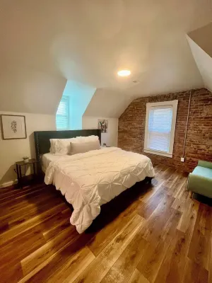 Cozy Clark Suite in Frenchtown Saint Charles Hotels near Fig & Sparrow