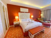 Ramada by Wyndham Sihanoukville Xinhaohui Palace - ที่มีที่จอดรถ