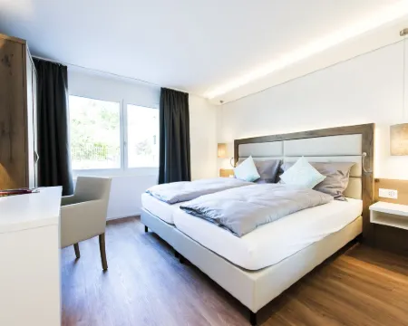 호텔 틸리아 유스터 호텔