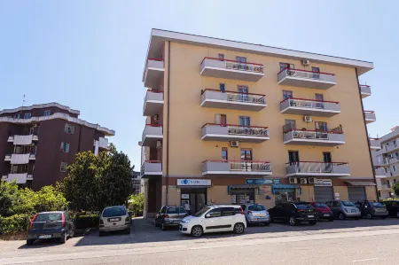 Gallo's City Rooms Отели рядом с достопримечательностью «Spiaggia libera Termoli»