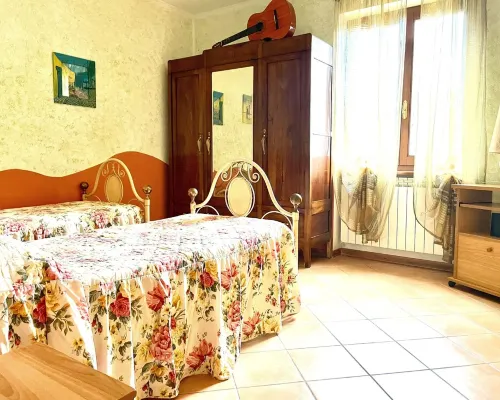 Prestigious Self Catering Holiday Villa For Rent in Barga, Lucca, Firenze, 巴爾加住宿飯店