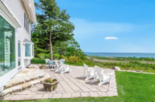 BAYVIEW New! 3BR/3 FB Sandy Beachfront Oasis w/ views over Buzzards Bay to Cape!