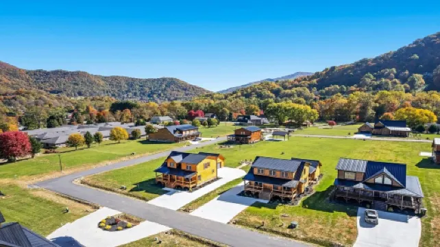 Harmony Haven/Brand-New/360-Degree Scenery/Fire Pit - Twin Cabin