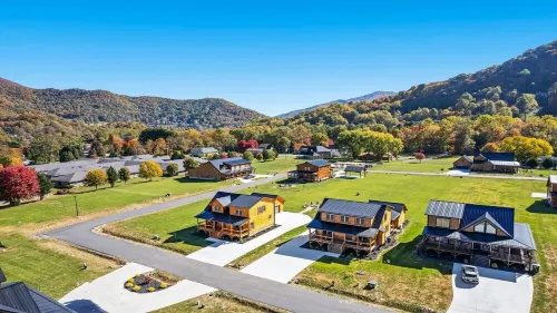 Harmony Haven/Brand-New/360-Degree Scenery/Fire Pit - Twin Cabin