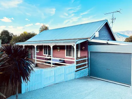 Our Beautiful Garden Cottage is a country style house