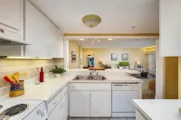 Whispering Pines Owl Retreat - Newly Renovated Large 1Br - Innisbrook Golf View Hotels in Palm Harbor