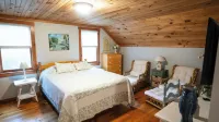 Maple Cove Lodge on Lake Sebago Waterfront!