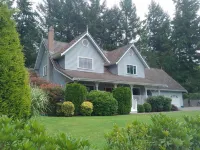 Loft at Sparton Acres Hotels in Saanich