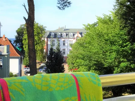 Exclusive holiday home in Zinnowitz, central & close to the beach