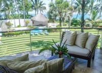 Spacious & quiet 3 BR Apt. with ocean view