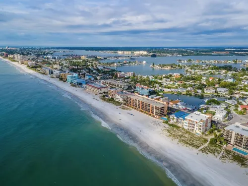 Madeira Beach1 Waterfront & 2-3 minutes' Walk to the Beach