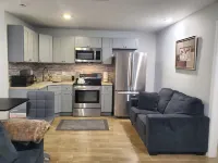 Charming 2-Bedroom Apartment w/ Private Bath & Sofa Bed: Near NYC & EWR