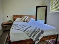 Babe Cave, 2 king beds, great, quiet location, near Choctaw Casino & Lake Texoma Hotels in Calera