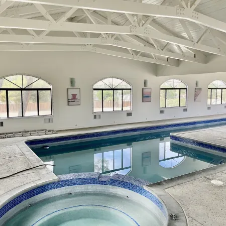 INDOOR SWIMMING POOL AND VERY SPACIOUS AND LUXURY