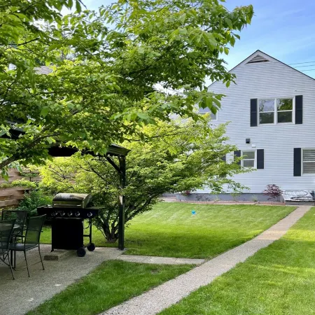 Downtown Sandpoint Home with Bikes, BBQ + Yard