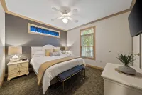 Lovely Lake Lookout - Cozy 2BR Condo Steps from Lake Michigan