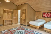 Pristine Hotel - 3-Star