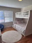 Cozy 3 bedroom home walkable to Oakway & Autzen Stadium