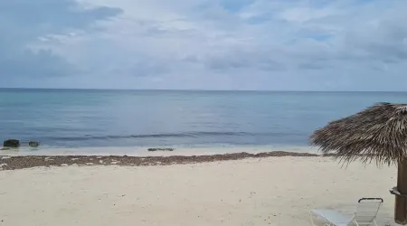 Cozy Beach Cottage at The Sea Lodges in Cayman Kai Отели в г. Rum Point