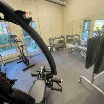 Large Lakefront 3 Bed Condo With Gorgeous Osoyoos Lake and Mountain Views Fitness & Recreational Facilities