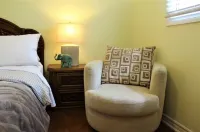 *New* Cozy 4 Season Family Cottage