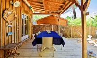 Second line: pretty hut in the 44 Hectares