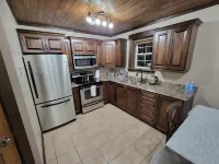 Clean, quite, private, fully furnished apartment! Hotels in Reidville