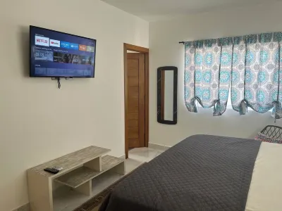 Vibrant 2 story 3 BR/2.5 BT Villa, Near Downt PC, 15 mnts to airport, Pool & BBQ Hotels in 