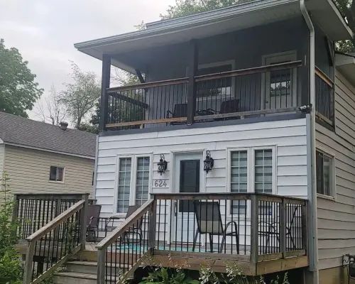 Cozy Cottage Across Lake Simcoe Hotels in Cookstown