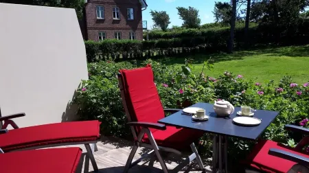 "Strandnest... You can hardly get more sea than this TOP apartment on the south beach! Отели в г. Вик-ауф-Фёр