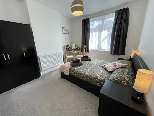 1 Double Bedroom in Sudbury Hill - 10 mins from Wembley Stadium