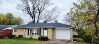 Delightful Cozy Home, 2 Bedroom, 1 full Bath, Conveniently located.