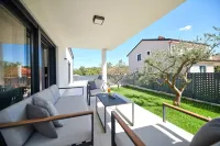 VILLA DOLCEA · Stylish villa with a private pool near Umag Hotels in Buje