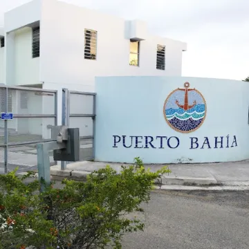 2 BR 2 Bath Walk to Beach and 3 Restaurants Bars by Blackeagle marina.