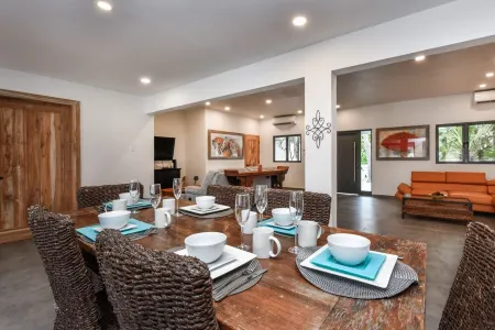 5 bedroom Villa Nune + Pool