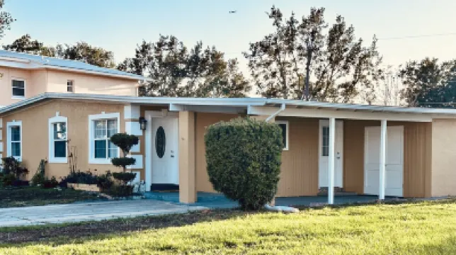 Quiet retreat 15 minutes from downtown Orlando, Orlando Airport International! Hotels near Englewood Park
