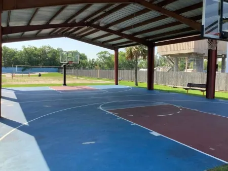 POOL House on the Kemah Boardwalk w BIKES Отели в г. Кема
