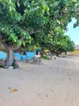 Rustic Cottage - A/C, Parking, Pool & Beach Access