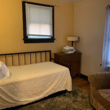 Periwinkle Palace relax close to downtown