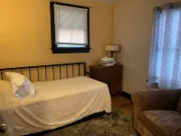 Periwinkle Palace relax close to downtown