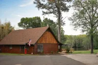 The Lodge-Uncertain Lodge and Inn; Breathtaking Cabin That Sleeps 10