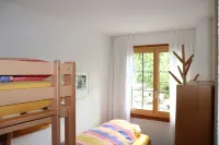Renovated, quiet 3-room apartment with wonderful views of the mountains Camping Hari Adelboden附近的飯店