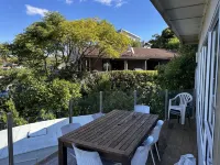 Little Kaiteriteri Rose's bach -3min walk to beach Hotels in 