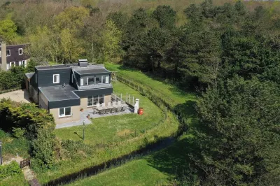 Child Friendly, 5 bedrooms, 2 bathrooms, 3 Toillets, Sauna, large garden Hotels near Landal Sluftervallei