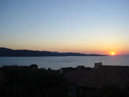 House / Villa - SAINT FLORENT Отели рядом с достопримечательностью «Port de plaisance Mare È Stagnu - Portu di turismu Mare È Stagnu»