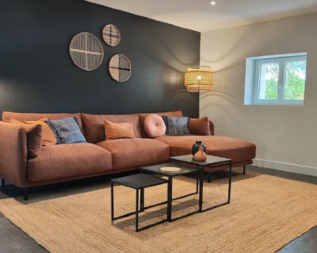 Bel Appartement Climatisé Avec Jardin et Piscine Hotels in Aubenas
