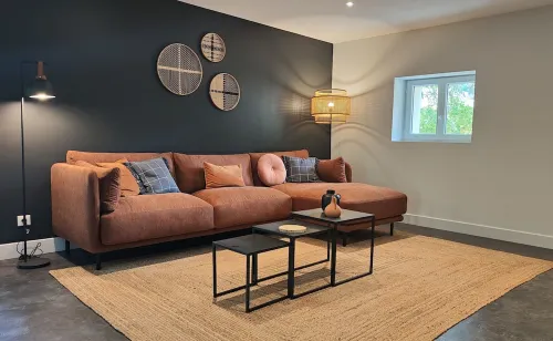 Bel Appartement Climatisé Avec Jardin et Piscine Hotels in Aubenas