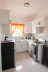 Hilltop View: Convenient & Peaceful Studio Haven